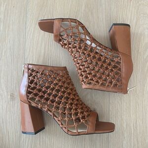 Vince Camuto Arlindal Brown Sandal Open Square Toe Heeled Booties - NEW - sz 7.5